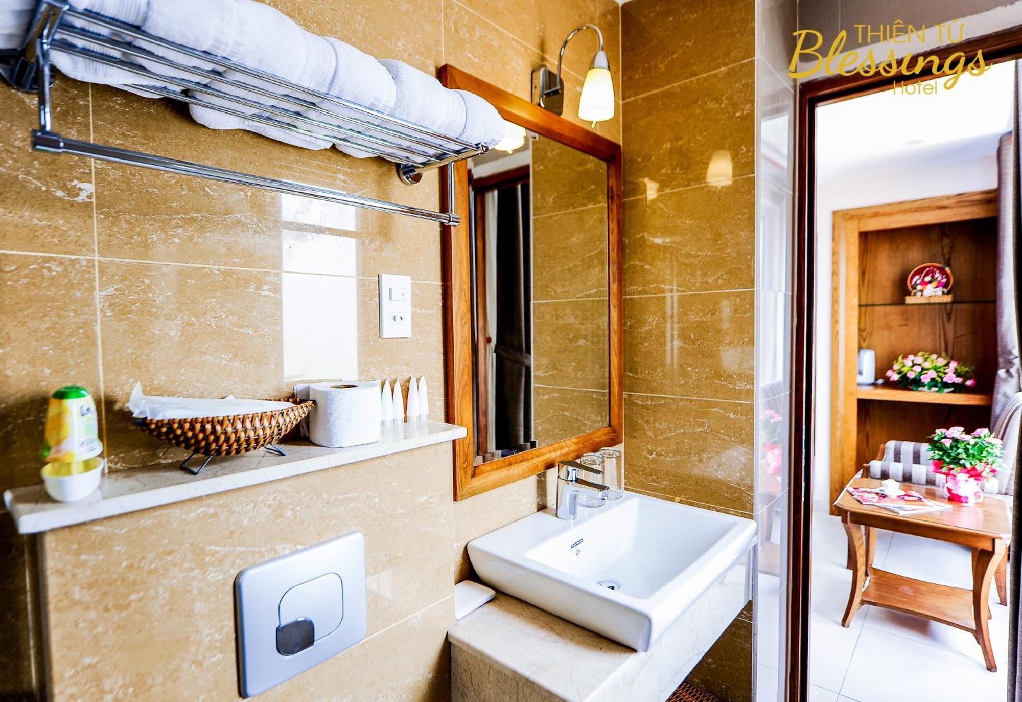 הו צ'י מין סיטי Thien Tu Hotel מראה חיצוני תמונה